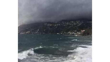 Campania, allerta meteo di colore giallo per piogge e temporali fino a domani 3 ottobre