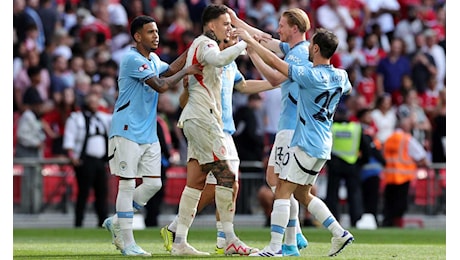 Community Shield al Manchester City: Ederson segna il rigore e para quello di Sancho, United ko