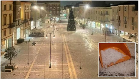 Neve tonda a Rimini, il fenomeno Graupel ha imbiancato la città: cos’è