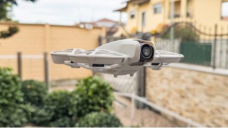 DJI Neo, il nuovo selfie-drone che costa pochissimo | Test & Recensione