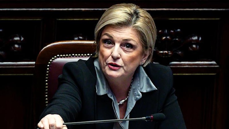 Esposto da Brescia sulla laurea «della domenica» della ministra Calderone: la Procura di Roma apre un fascicolo - Bresciaoggi Esposto da Brescia sulla laurea «della domenica» della ministra Calderone: la Procura di Roma apre un fascicolo - Bresciaoggi