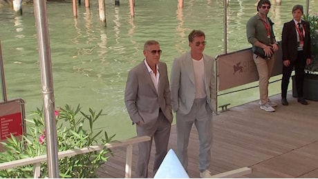 Festival del cinema di Venezia: l'arrivo dei divi Brad Pitt e George Clooney