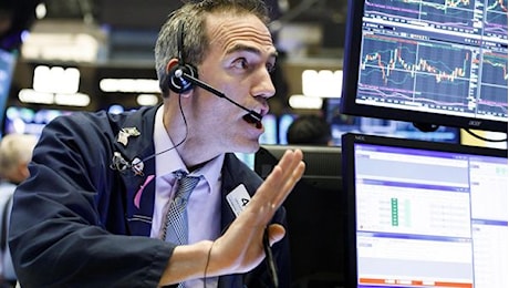 Wall Street mista: Dow in rialzo, Nasdaq in rosso con tech e chip