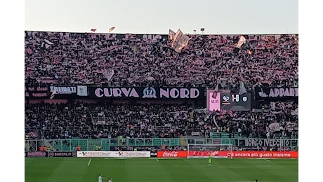 Palermo, la Curva Nord rende omaggio alle vittime di Foggia