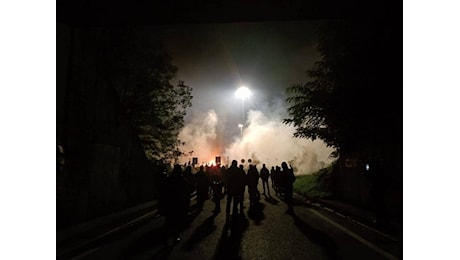 No TAV, la polizia sgombera lo storico presidio di San Giuliano