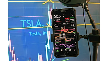 Tesla pronta a salire? News e valutazioni degli analisti