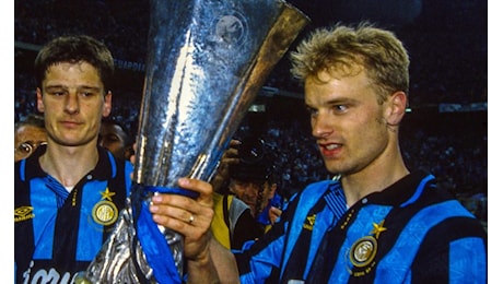 Compleanno Bergkamp, il messaggio d’auguri dell’Inter per i suoi 56 anni