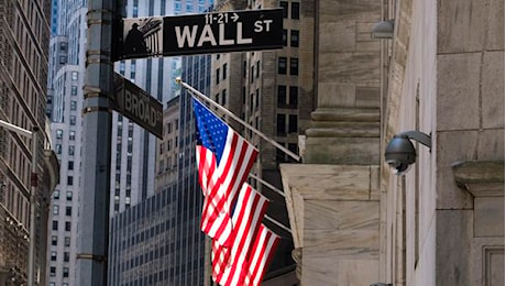 Wall Street poco mossa dopo il tonfo. Occhi a trimestrali e balzo del PIL