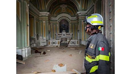 Campi Flegrei, evacuazione con peluche