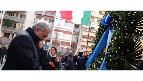 Acca Larenzia, Rocca non commemora col Comune. Rampelli: la targa non andava tolta