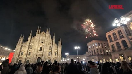 Capodanno a Milano, aperta l'inchiesta per lo «stupro di gruppo» in piazza Duomo. Identificati i turisti di Liegi, si cercano testimoni