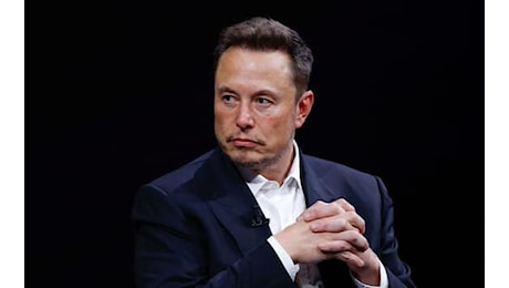 Elon Musk da record, è il primo a valere più di 400 miliardi