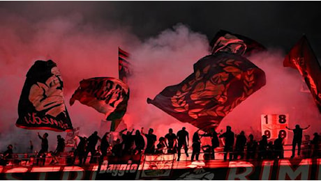 Milan, la Curva Sud non cambia: cori contro proprietà e giocatori al Bentegodi