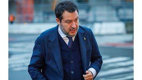 Processo Open Arms, nell'aula bunker l'arringa della difesa di Salvini. In piazza a Palermo anche Giorgetti e Valditara