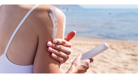 Melanoma e abbronzatura, in consigli degli esperti per un’estate in sicurezza
