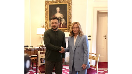 Meloni incontra Zelensky, il presidente ucraino: “Grazie per il sostegno a una pace giusta”