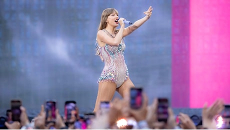 Il lago di Como conquista anche Taylor Swift: la popstar sta cercando casa