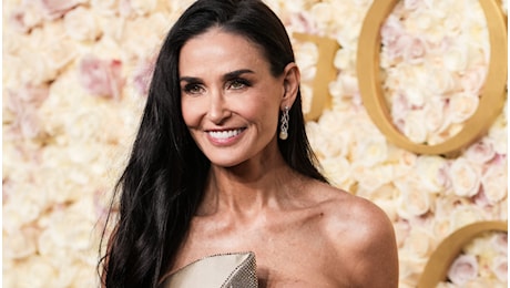 Demi Moore, svelato il segreto dei suoi capelli ipnotici al Golden Globes. E puoi averlo anche tu