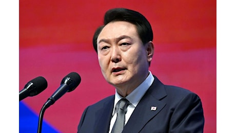 Crisi Corea del Sud, le opposizioni chiedono l’impeachment del presidente Yoon Suk yeol. Interviene la banca centrale, borse in rosso