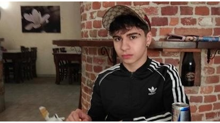 Lorenzo Notario morto a 14 anni dopo una serata con gli amici, l'autopsia: «Intossicazione da farmaci e insufficienza respiratoria» - Leggo.it Lorenzo Notario morto a 14 anni dopo una serata con gli amici, l'autopsia: «Intossicazione da farmaci e insufficienza respiratoria» - Leggo.it