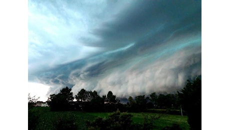 Meteo: ciclone verso l’Italia, ecco le regioni più a rischio