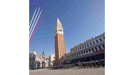 Venezia: Docente sotto inchiesta per aver criticato le “frecce tricolori” «