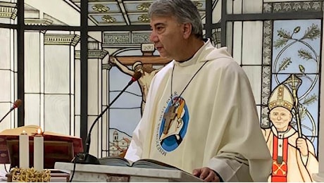 Crollo Scampia: a celebrare i funerali sarà l'arcivescovo di Napoli