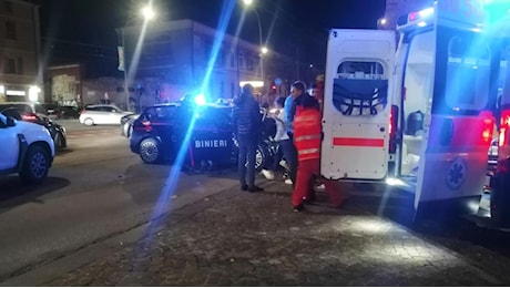 Incidenti, auto contro ambulanza. Muore un uomo