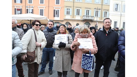 “Stop all’omertà, fuori i piani speciali”. Oltre duecento alluvionati arrabbiati in piazza