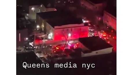 Sparatoria a New York, almeno 10 feriti. Aggressore in fuga