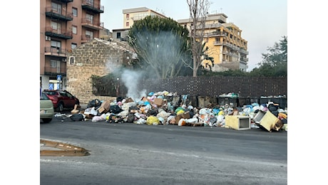 Emergenza rifiuti a Palermo, Uil: “Doppi turni non sono la soluzione”