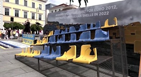 Euro 2024, Shevchenko porta in Germania un pezzo dello stadio di Kharkiv distrutto dai russi