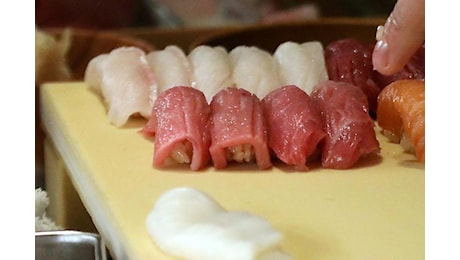 Adnkronos: Mangia sushi, sta male e muore: mistero su morte 40enne nel messinese