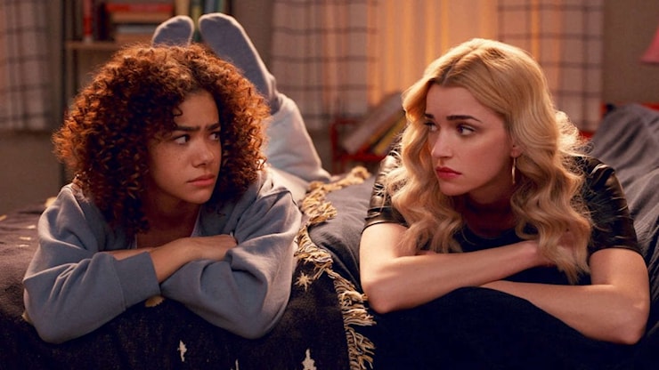 Ginny & Georgia: la Stagione 3 di Netflix svela il suo intrigante plot e la data d’uscita ufficiale - SofiaOggi.com Ginny & Georgia: la Stagione 3 di Netflix svela il suo intrigante plot e la data d’uscita ufficiale - SofiaOggi.com