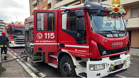 Esplosione a Ercolano in una fabbrica di fuochi d’artificio: due morti, si cercano dispersi