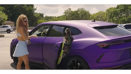 Shakira vuole regalare a un fan la sua costosissima Lamborghini