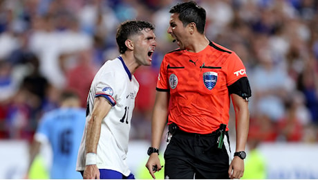 USA fuori dalla Copa America tra le polemiche: l'arbitro rifiuta di stringere la mano a Pulisic