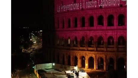 Roma, il Colosseo in rosa contro il tumore al seno