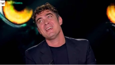 Scamarcio, bufera post Belve. Lui commenta: Ferito e frainteso