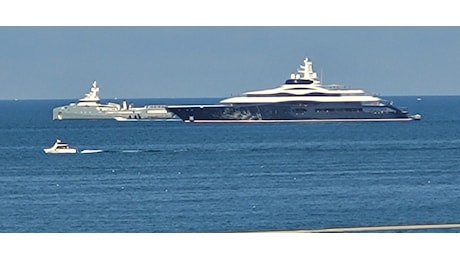 Mark Zuckerberg è a Ostia con due mega yacht da sogno