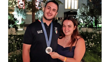 Maldini fa la proposta di matrimonio alla fidanzata alle Olimpiadi: il gesto romantico dopo l'argento