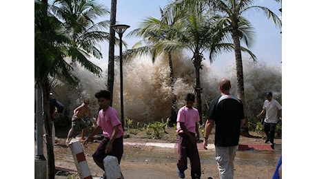 Tsunami del 2004: nell'inferno indonesiano c'erano anche l'architetto cremasco Leonardo Gennari con la moglie Elena, miracolosamente sopravvissuti al disastro.