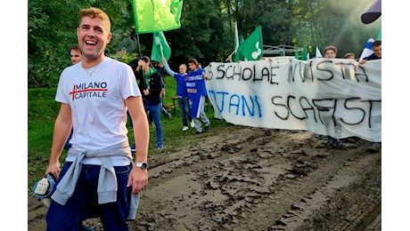 A Pontida i giovani leghisti attaccano Tajani per lo Ius scholae: Scafista