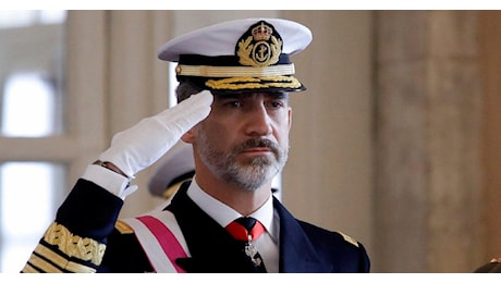 Spagna, Felipe VI regna da dieci anni ma gli scandali sulla monarchia non accennano a diminuire