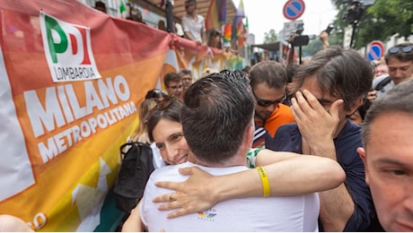 Milano Pride, quattro giornalisti palpeggiati nella ressa durante il punto stampa di Schlein: solidarietà bipartisan