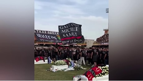 L'omaggio dei tifosi del Foggia a Samuel, Michele e Gaetano: Sarete gli angeli custodi di questo stadio