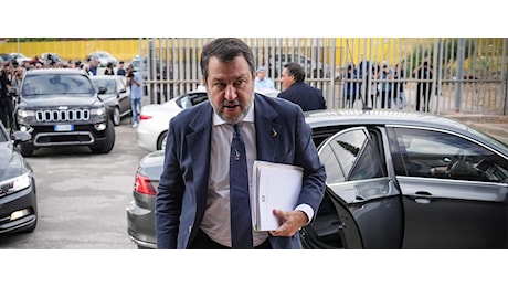 Open arms, Bongiorno: Salvini va assolto, la Ong ha scritto pagine nere. A Palermo anche Giorgetti