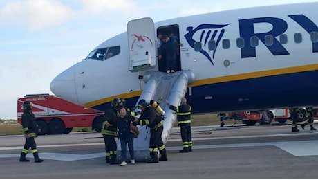 Problema a un volo Ryanair, scatta l’allarme del sistema di protezione fuoco