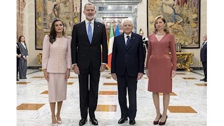 Filippo VI e Letizia di Spagna a Napoli, cerimonia al Teatro San Carlo con Sergio Mattarella