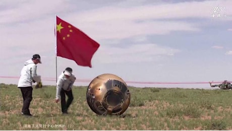 Cina, torna sulla terra la capsula della sonda Chang'e 6 con i frammenti del lato oscuro della Luna